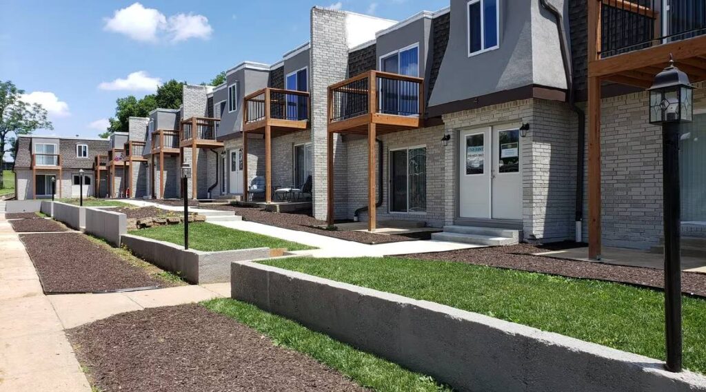 Roya Park Apartments1.2